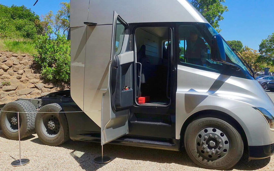 Elon Musk: Tesla Semi bis zu 1.000 Kilometer Reichweite