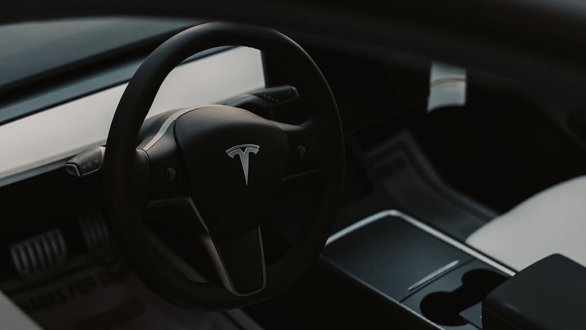 Tesla-Autopilot: Missbrauch wird jetzt von Polizei untersucht