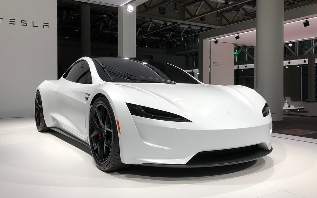 Elon Musk erklärt neue Tesla-Technologie und stellt Roadster-Upgrade in Aussicht
