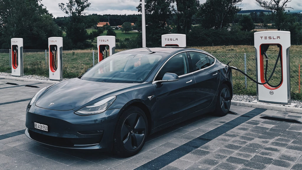 Tesla erreicht längste E-Auto-Route weltweit – 5.000 Kilometer von Ost nach West