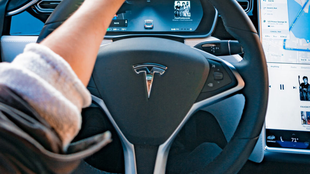 Tesla: Elon Musk gibt endlich Datum für Autopilot-Software-Update v9 bekannt