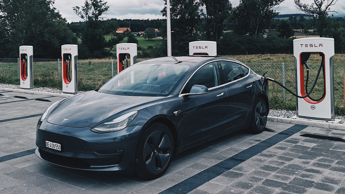 Tesla-Supercharger für alle: Elon Musk spricht erstmals über Details