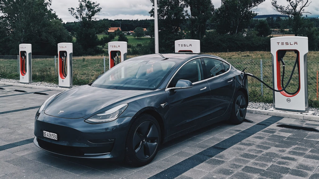 Neues Gesetz: Teslas Öffnung von Superchargern bringt Geldregen von 7,5 Milliarden Dollar