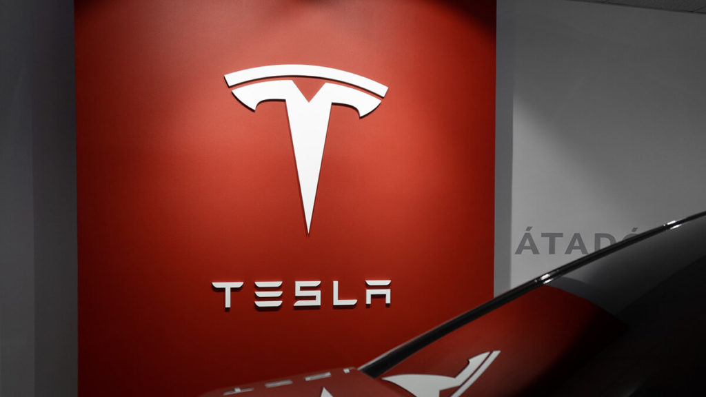 Tesla-Aktie: Analystin sieht Marktdominanz und erhöht Kursziel auf 855 Dollar