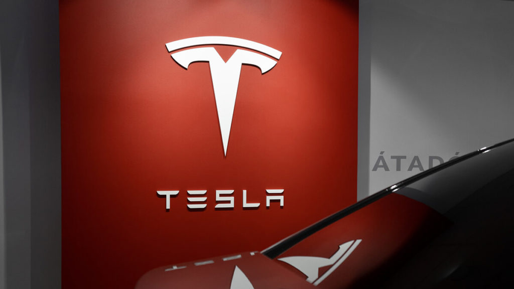 Tesla-Aktie steigt nach AI Day: starkes Potenzial in Autonomie