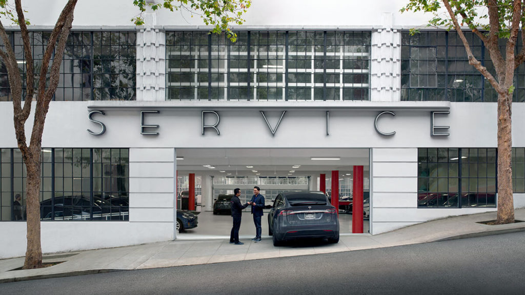Elon Musk stellt Tesla-Mitarbeiter auf „verrücktestes Quartal, das Tesla je hatte“ ein
