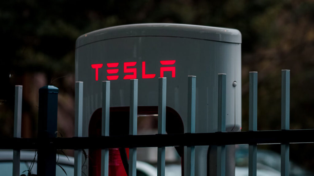 Tesla-Klischees im Check: Mangelhafte Verarbeitung, kaum Reichweite und Co. – Was trifft wirklich zu?