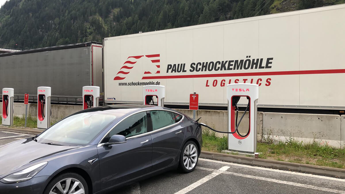 Tesla-Roadtrip nach Italien – Reichweitenangst oder Traumreise? | iT-Community #002