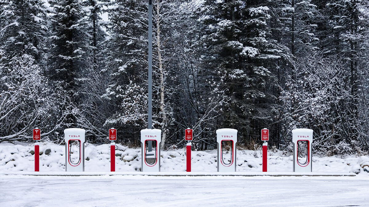 Tesla Supercharger nun in jedem US-Staat nach Eröffnung von Station in Alaska