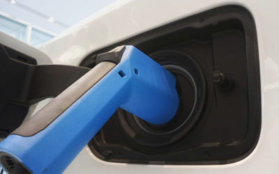 Elektro-Tesla oder Wasserstoffauto – welchem Antrieb gehört die Zukunft?