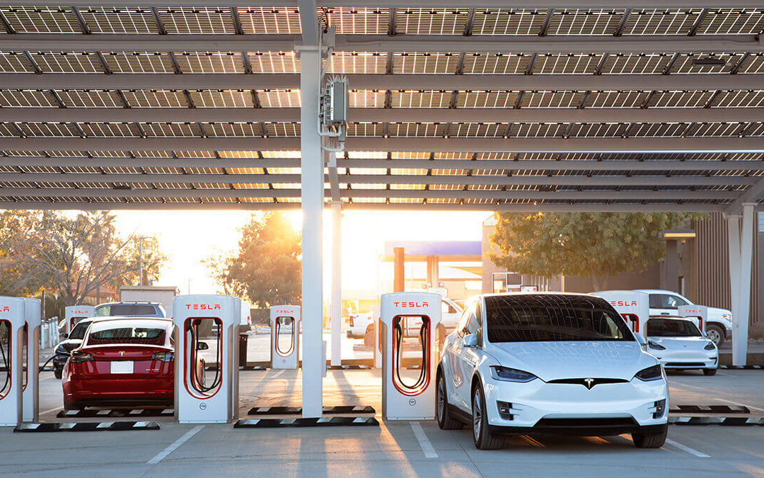 Für Tesla-Fahrer: Große Supermarktkette in Deutschland will Kunden Hunderte Supercharger bieten