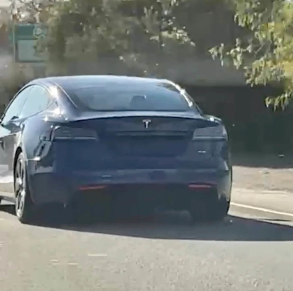 Tesla Model S: Prototyp mit neuen Rückleuchten