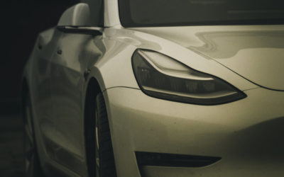 Tesla sichert in neuer Vereinbarung große Mengen Anodenmaterial für Batterieproduktion