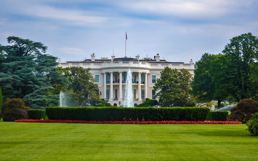 Joe Biden nennt Tesla nach Spannungen „Amerikas größten Hersteller von Elektrofahrzeugen“