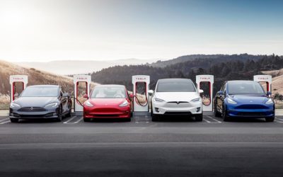 Tesla vermeldet Rekordgewinne: Finanzchef deutet Preissenkungen an