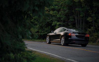 Der Tesla-Wochenrückblick: Von Quartalswunder zu neuen Funktionen und Projekten