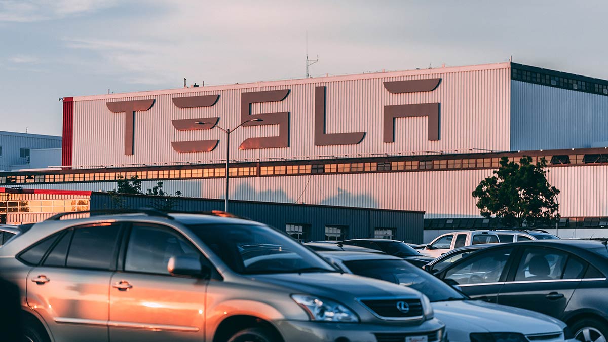 Tesla verklagt Ex-Mitarbeiter: Diebstahl von Geschäftsgeheimnissen über Supercomputer
