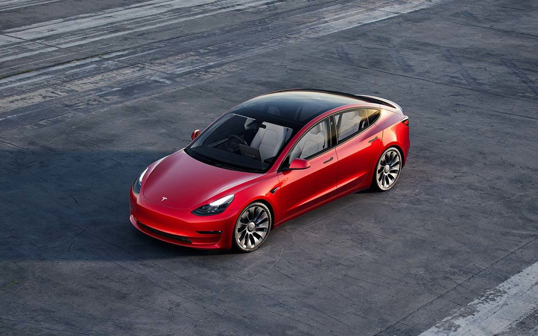 Der Tesla-Wochenrückblick: Von hervorragenden Quartalsergebnissen zu „peinlich hohen” Preisen