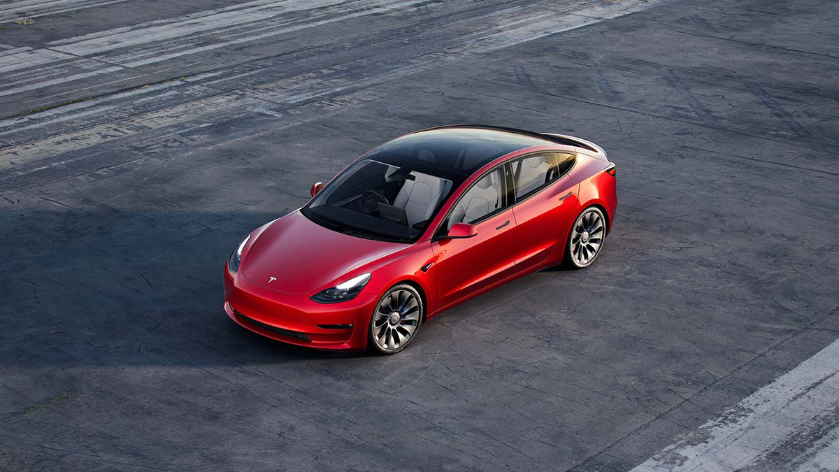 Der Tesla-Wochenrückblick: Von hervorragenden Quartalsergebnissen zu „peinlich hohen” Preisen