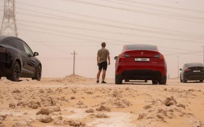 Tesla nimmt Autos mit nach Dubai: Fahrzeugtests in extremer Hitze