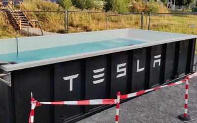 Tesla stellt an Supercharger-Station in Hilden Swimmingpool zur Verfügung
