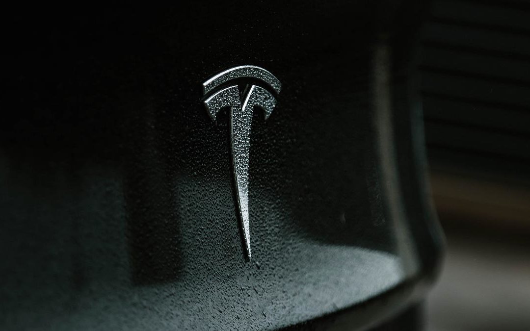 Neues Gesicht bei Tesla: Airbnb-Mitgründer wird Vorstandsmitglied