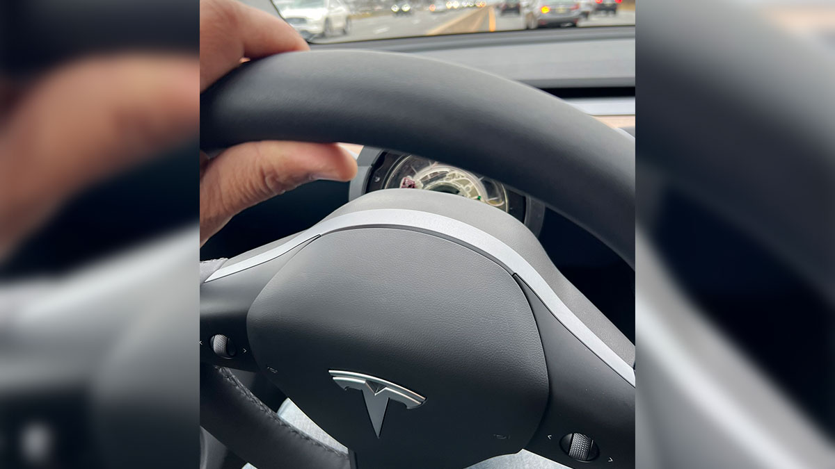 Lenkrad-Vorfall: Tesla-Model-Y-Fahrer bekommt neues Auto