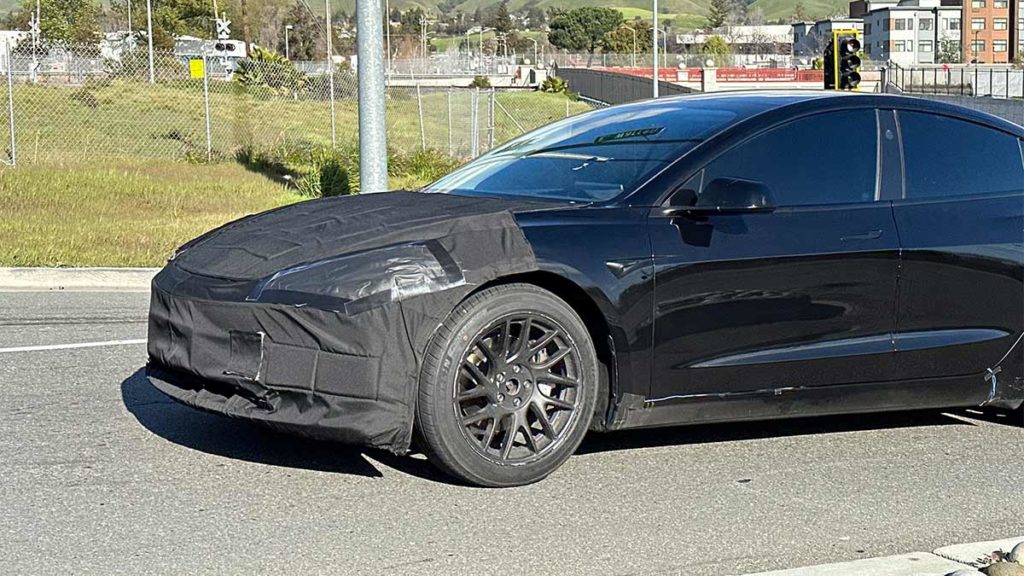 Tesla Model 3 Highland: Sichtung von Prototyp offenbart neue
