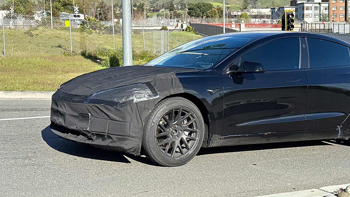 Der nächste Tesla-Model-3-Prototyp: Neue Felgen und Spekulation um Frontdesign