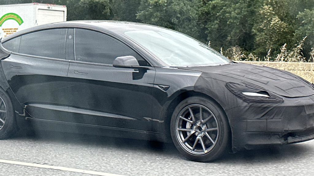 Wieder auf der Straße: Teslas Model 3 Highland mit neuen Änderungen gesichtet