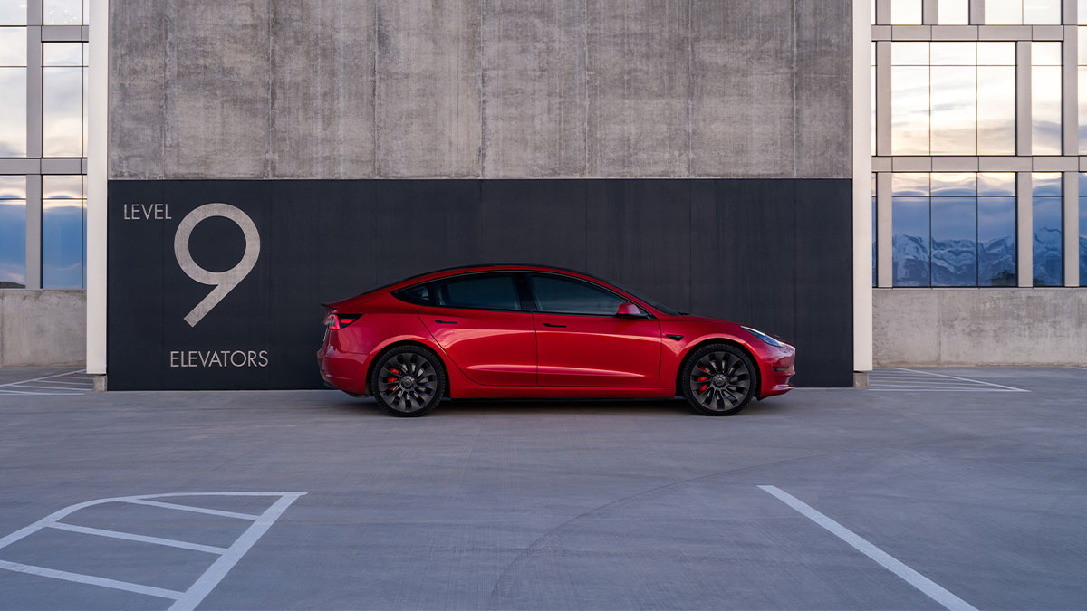 Tesla Model 3 Refresh könnte neue Batterie bekommen – 700 km pro Ladung?