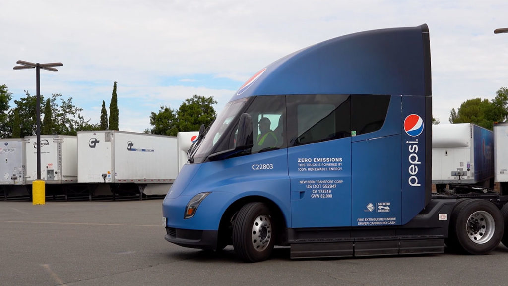 Tesla Semi in Aktion: Pepsi gibt Einblicke in Elektro-Lkw-Flotte