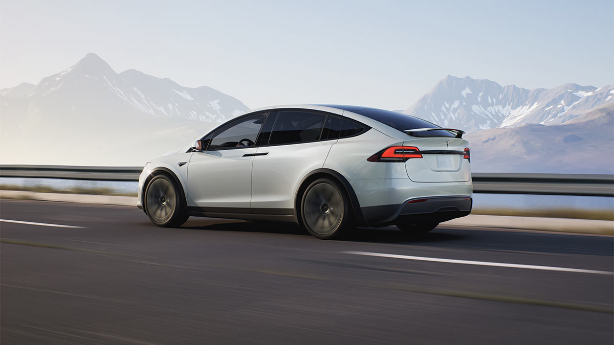 Upgrades für Tesla Model S/X: Ambientebeleuchtung und Frontkamera sollen kommen