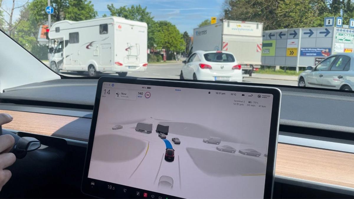 Test von Tesla FSD auf deutschen Straßen – Schwedischer Verkehrsbeamter begeistert
