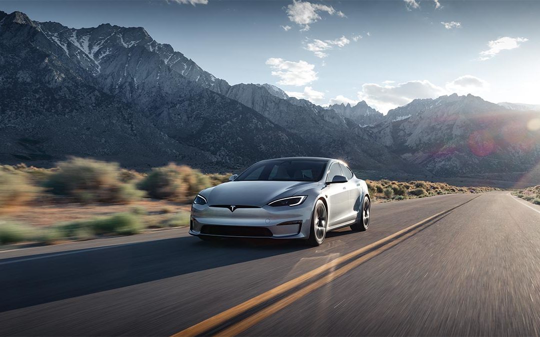 Kurvenlicht und Gaming: Tesla Software-Update bringt zwei neue Funktionen