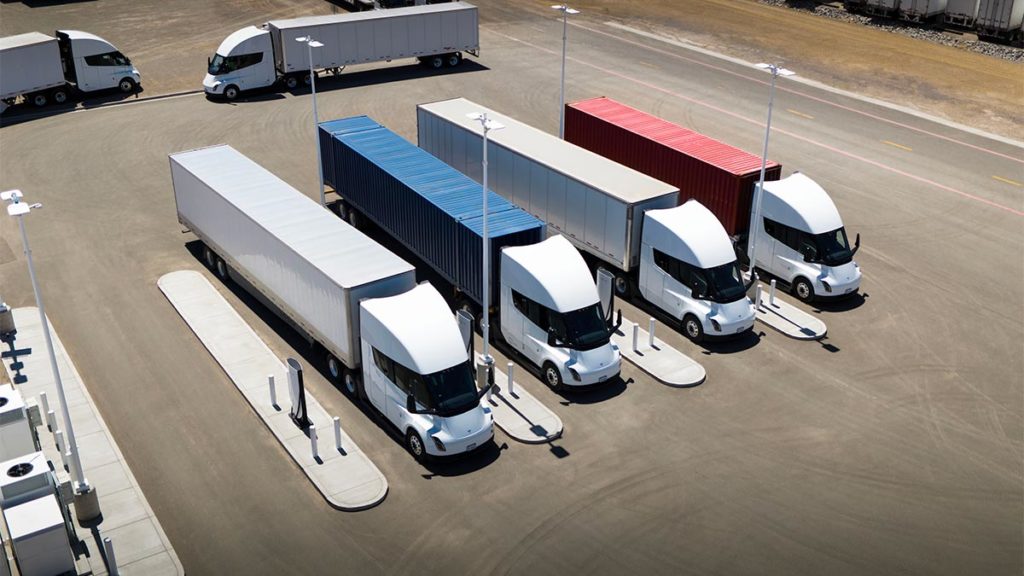 Tesla-Semi-Großkunde berichtet beeindruckende Effizienz: 1,64 kWh pro Meile