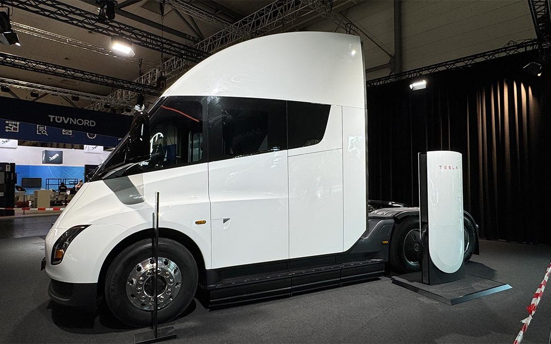 Erste Bilder: Tesla Semi in Deutschland auf der IAA Transportation