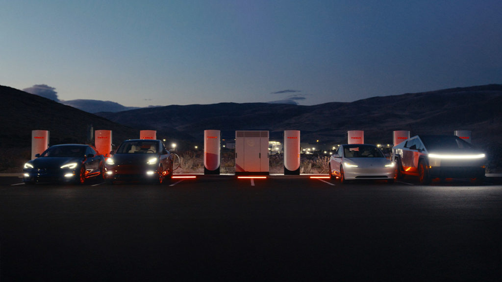 Bald schneller laden: Tesla enthüllt V4 Supercharger „Cabinet“ – erste Stationen ab 2025