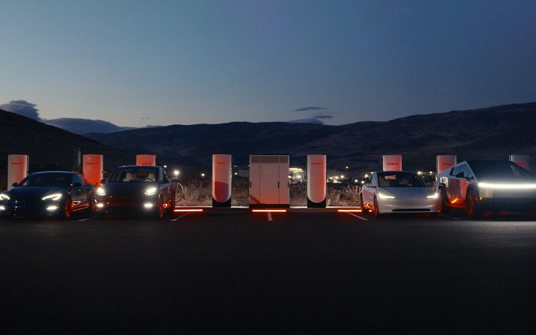 Bald schneller laden: Tesla enthüllt V4 Supercharger „Cabinet“ – erste Stationen ab 2025