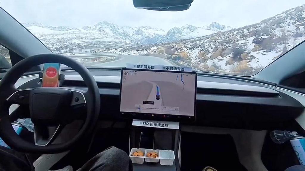 Tesla-Fahrer fährt 4.000 Kilometer lange Strecke zum Mount Everest nur mit FSD