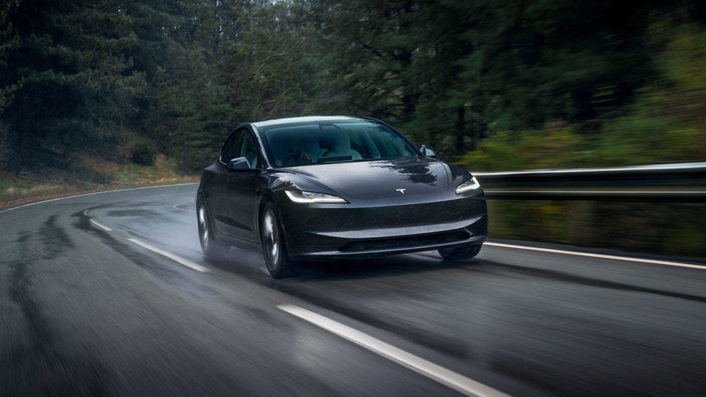 Historisch: Teslas dürfen in Europa bald eigenständig die Spur wechseln