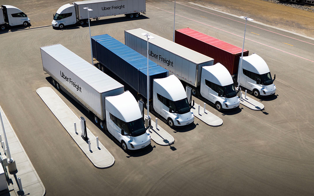 Partnerschaft mit Tesla: Uber Freight beschleunigt Umstieg auf Elektro-Lkw