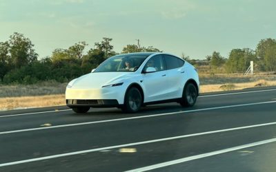Günstiger Tesla ohne Tarnung entdeckt: Launch steht wohl kurz bevor