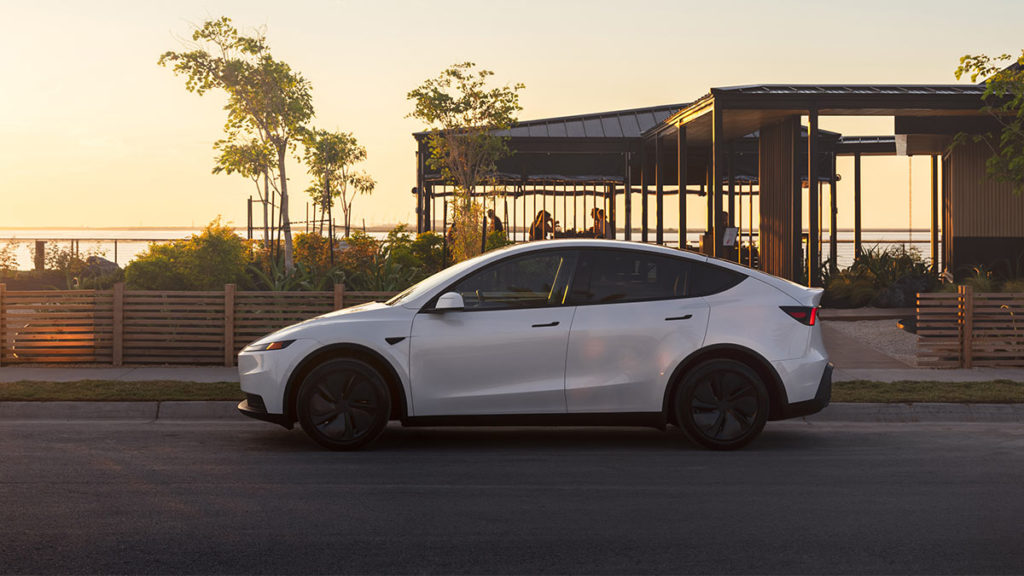 Tesla beginnt mit Auslieferungen von günstigem Model Y Standard