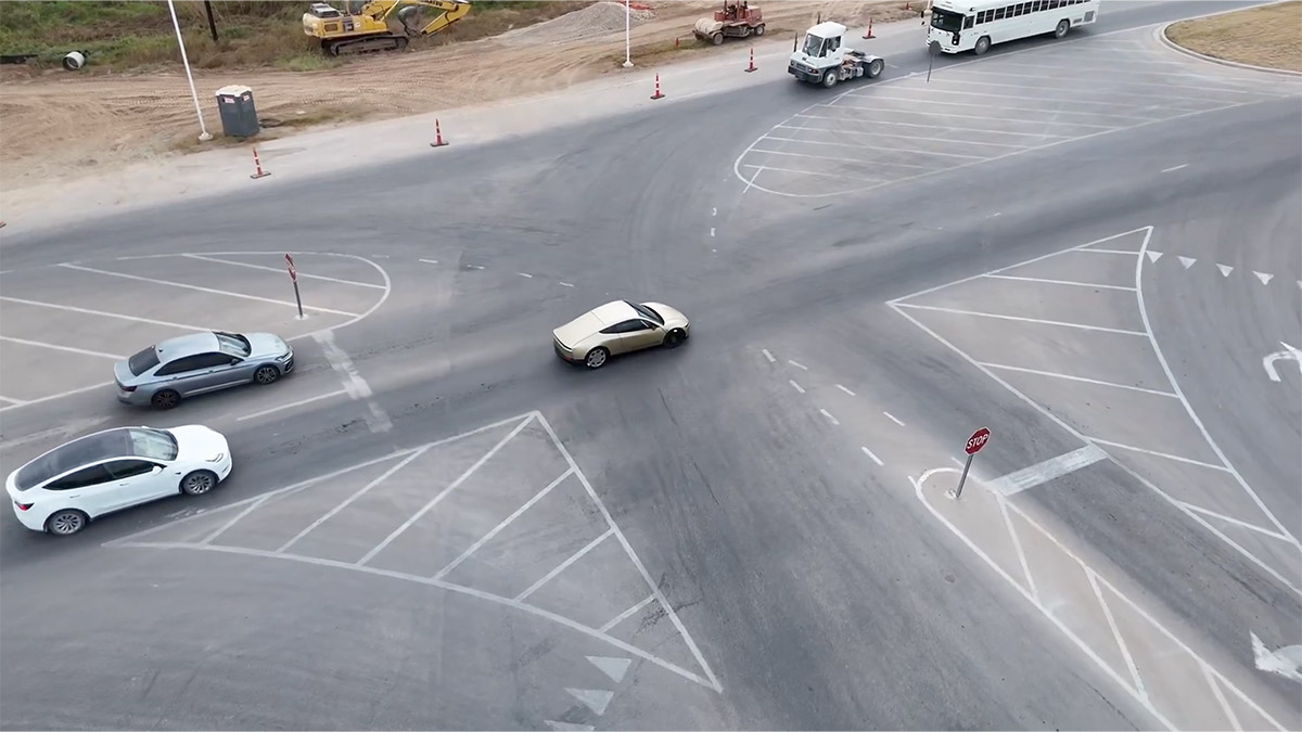 Tesla Cybercab-Tests nehmen Fahrt auf: 2 Millionen Stück pro Jahr ab 2026 geplant