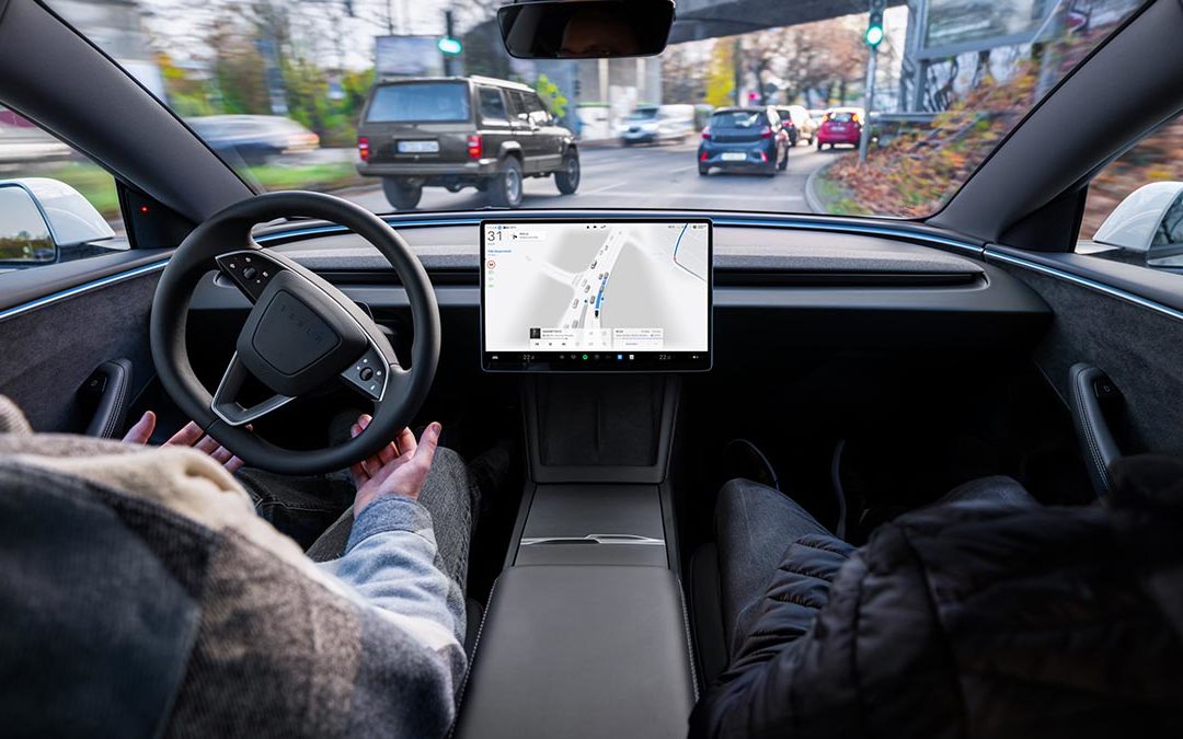 Autonomes Fahren erleben: Tesla startet FSD-Mitfahrten in Deutschland