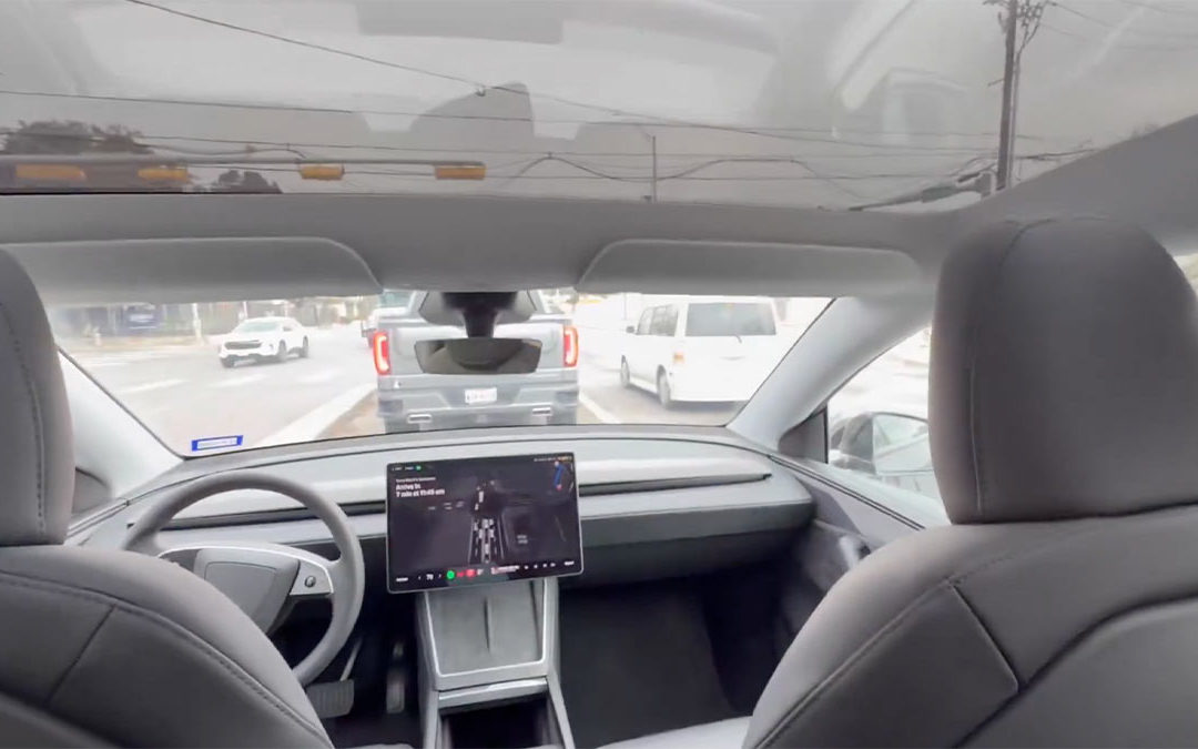 Mega-Schritt: Tesla Robotaxis OHNE Sicherheitsfahrer jetzt öffentlich verfügbar