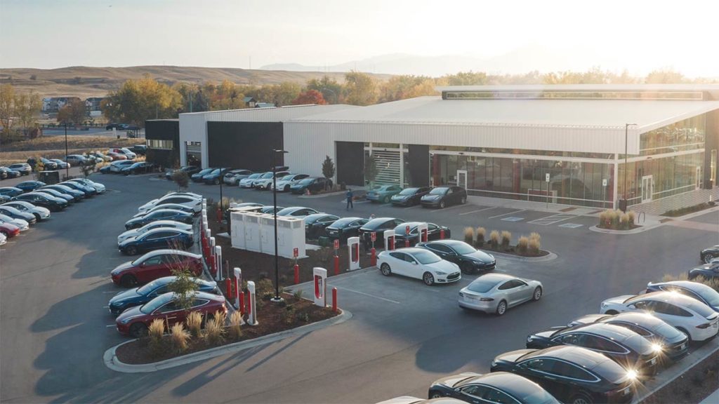 Tesla baut größte Supercharger-Station der Welt mit 304 Ladesäulen