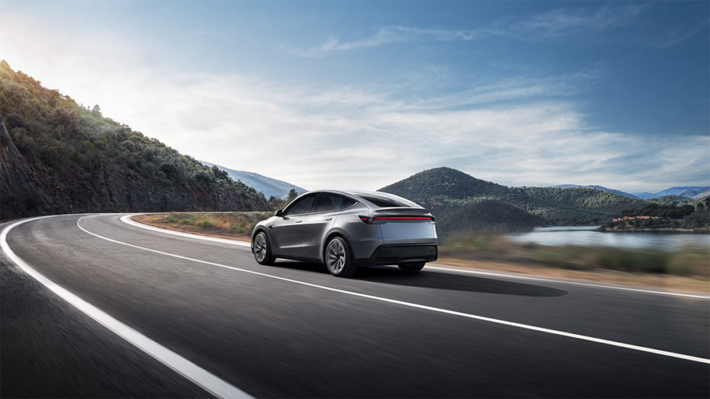 Nvidia-CEO erklärt Unterschied zwischen Tesla-FSD und Alpamayo