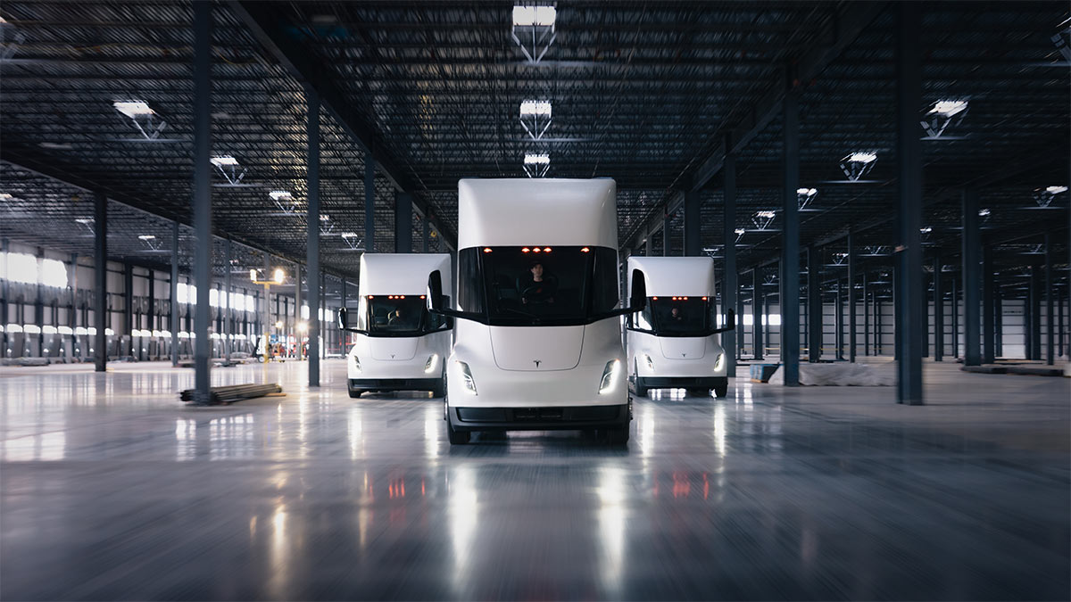 Elon Musk: Tesla Semi soll 2027 nach Europa kommen